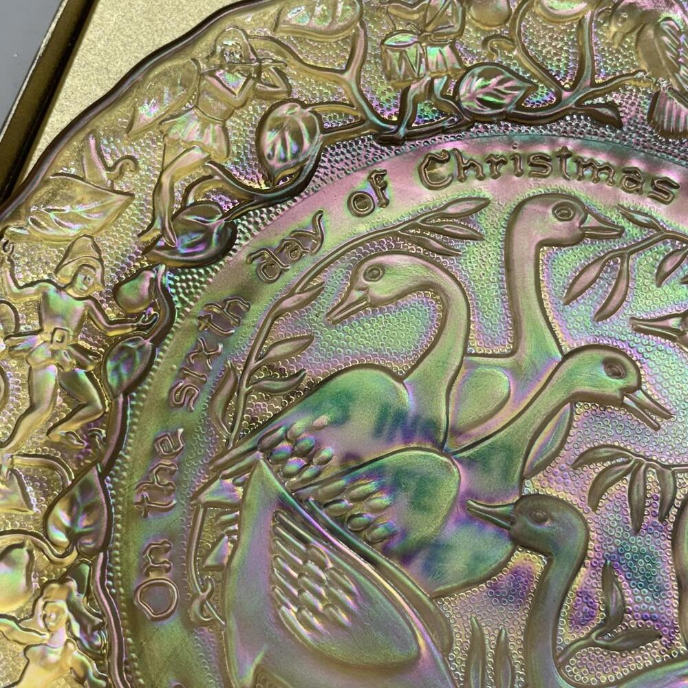Vtg imperial 1970s carnival glass 6th day of Christmas wall plate - Picture 2 of 3